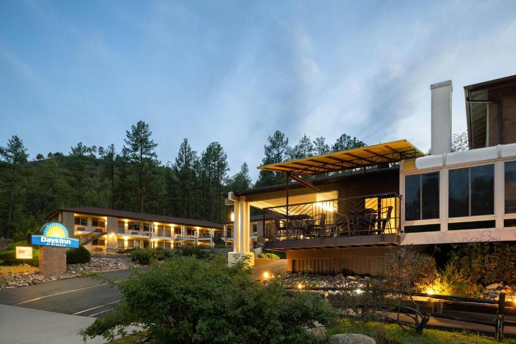 Days Inn by Wyndham hotel exterior in Prescott, Arizona